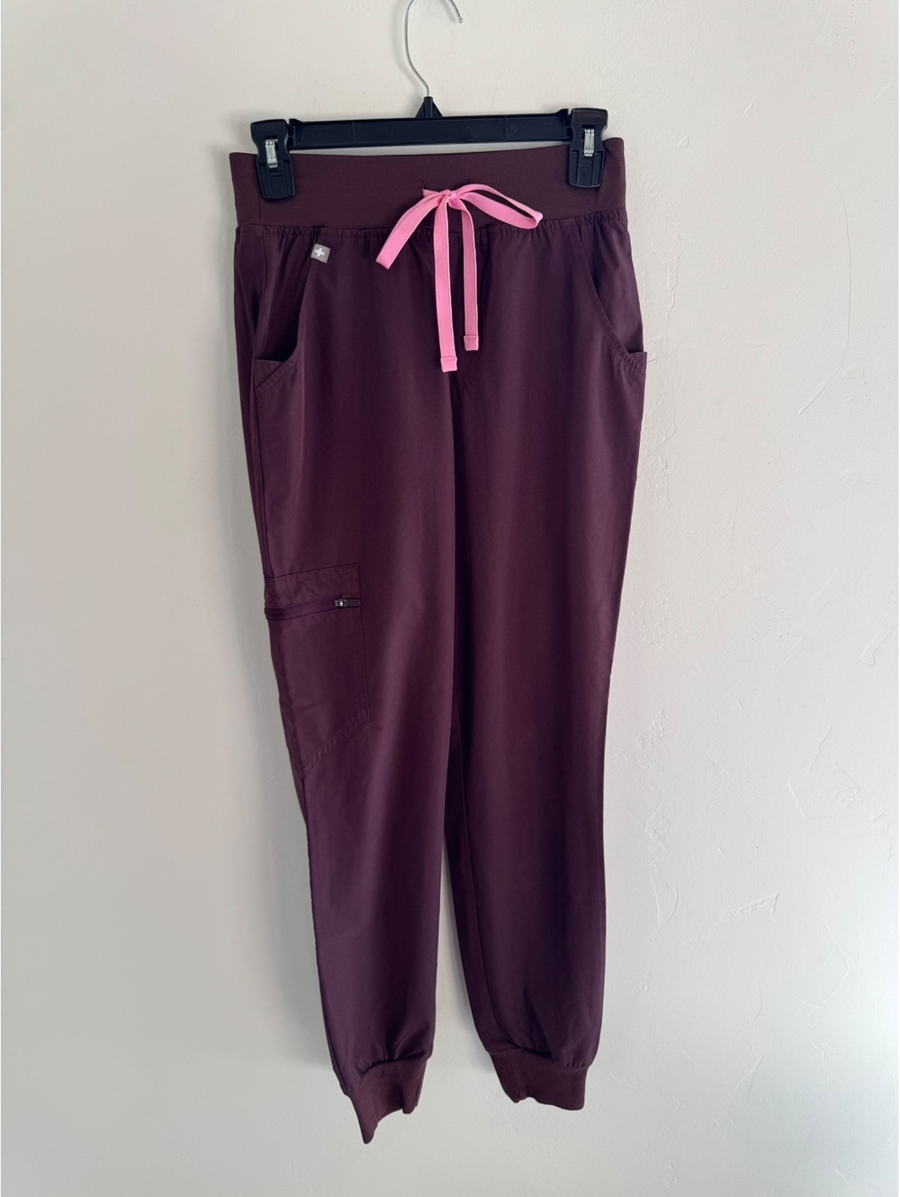 FIGS Boston Slim Jogger Scrub Pants Deep Magenta/Pink – XS